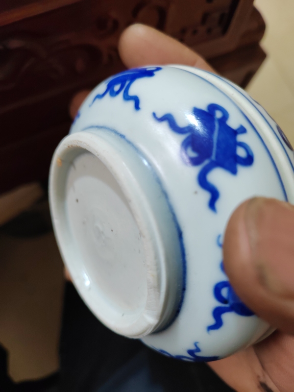 古玩轉賣花卉紋青花蓋盒拍賣,當前價格1399元