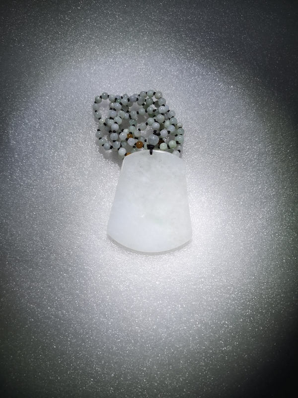 古玩玉器山水牌子拍賣,當前價格580元