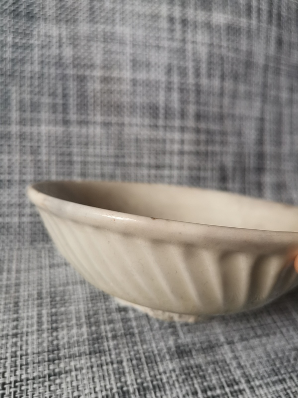 古玩陶瓷元代,河南窯口,外弦紋白釉碗拍賣,當(dāng)前價格1111元
