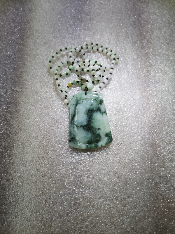 古玩玉器山水牌子拍賣,當前價格550元
