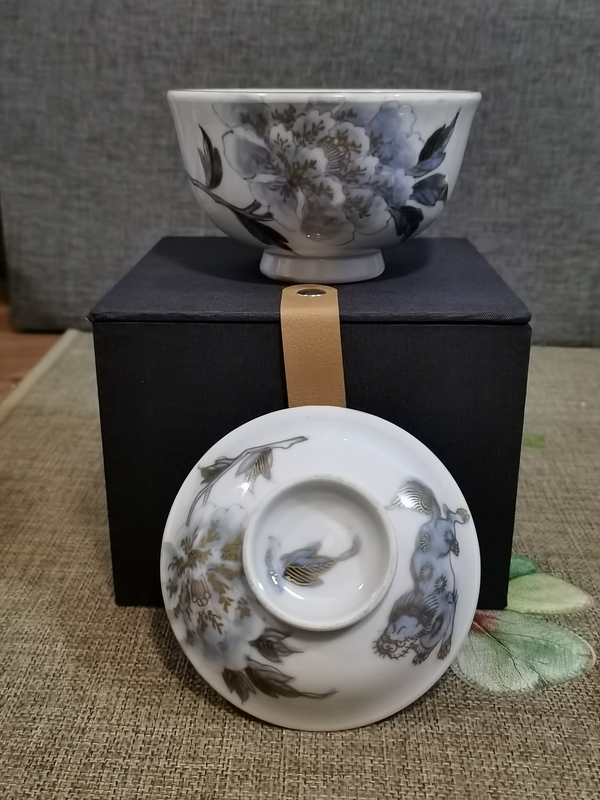 古玩陶瓷一對獅子青花描金蓋碗拍賣,當前價格1200元
