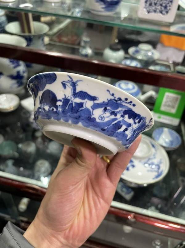 古玩陶瓷青花八駿圖撇口碗拍賣,當前價格2500元