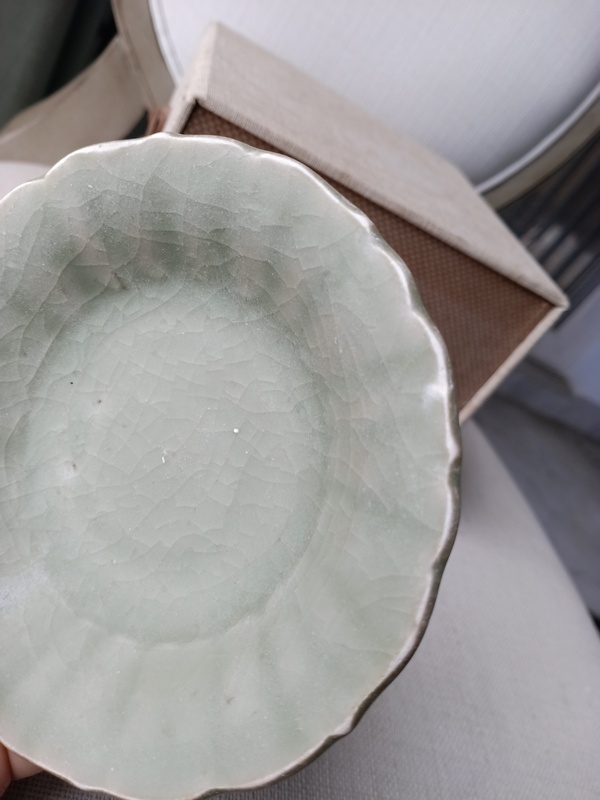 古玩陶瓷龍泉釉瓜棱紋花口盤拍賣,當前價格56300元