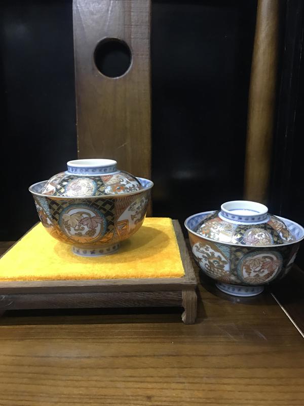古玩陶瓷(精品蓋碗)清末民初-青花粉彩開窗花卉紋描金蓋碗一對拍賣,當(dāng)前價(jià)格715元