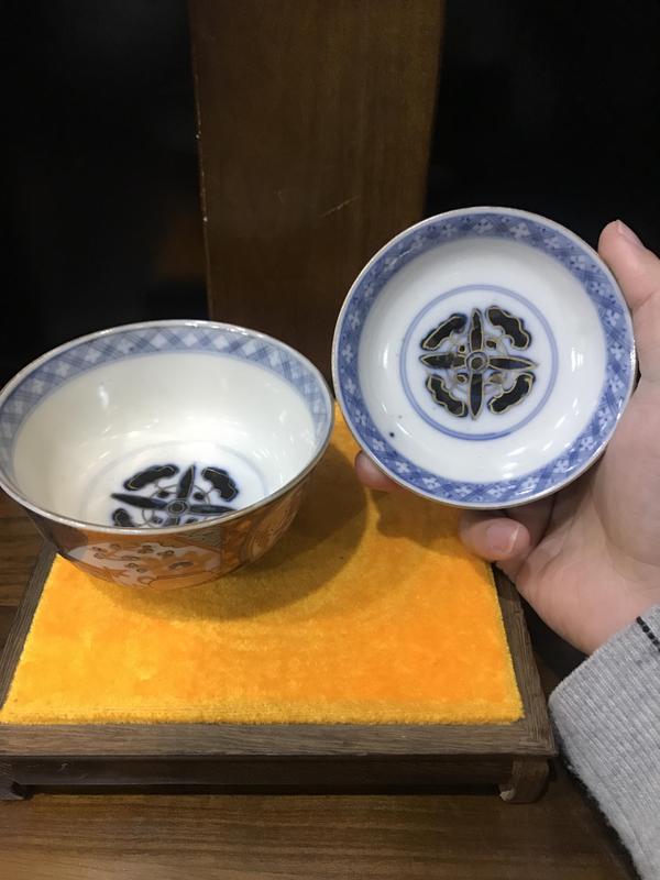 古玩陶瓷(精品蓋碗)清末民初-青花粉彩開窗花卉紋描金蓋碗一對拍賣,當(dāng)前價(jià)格715元