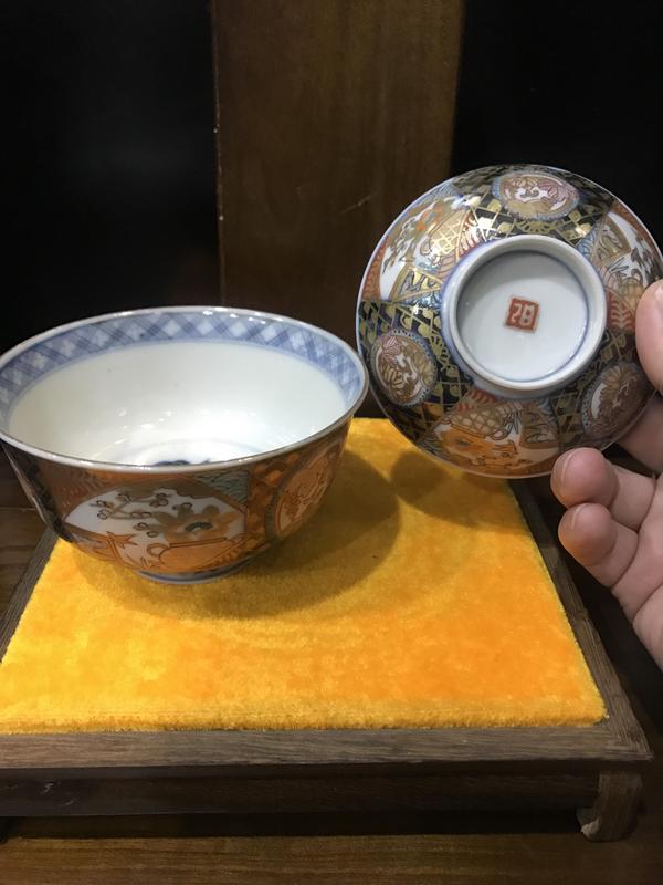 古玩陶瓷(精品蓋碗)清末民初-青花粉彩開窗花卉紋描金蓋碗一對拍賣,當(dāng)前價(jià)格715元