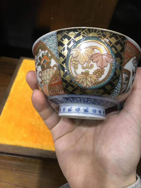 古玩陶瓷(精品蓋碗)清末民初-青花粉彩開窗花卉紋描金蓋碗一對拍賣,當(dāng)前價(jià)格715元