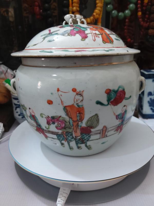 古玩陶瓷清代晚期粉彩麒麟送子圖蓋罐拍賣,當前價格3260元