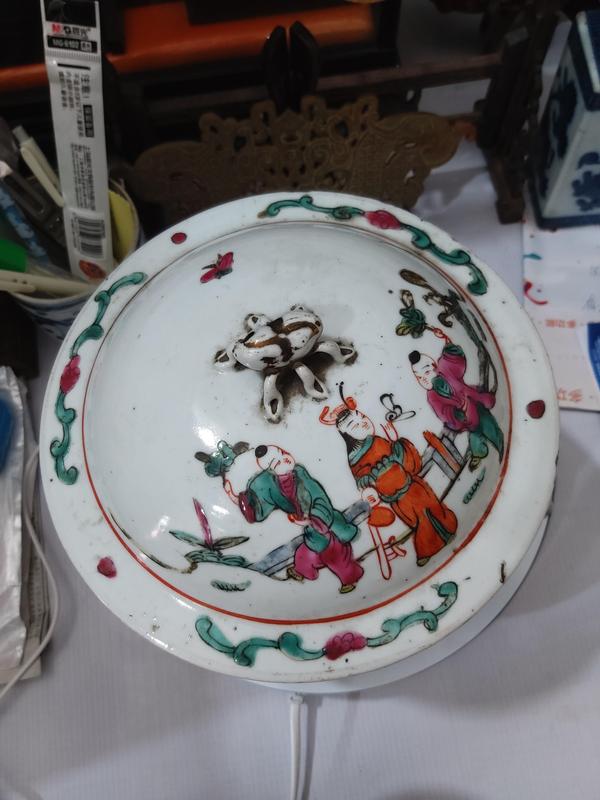 古玩陶瓷清代晚期粉彩麒麟送子圖蓋罐拍賣,當前價格3260元