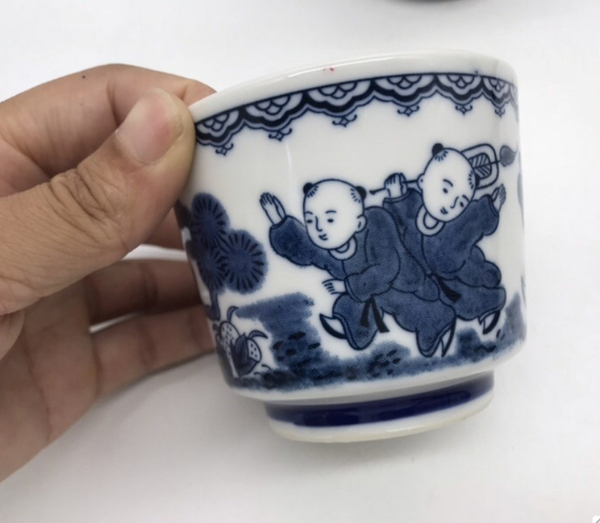 古玩陶瓷嬰戲紋青花杯拍賣，當(dāng)前價(jià)格120元