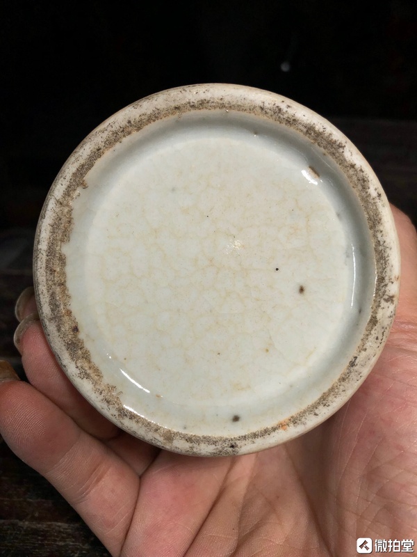 古玩陶瓷哥釉青花山水人物紋筆筒拍賣,當前價格999元