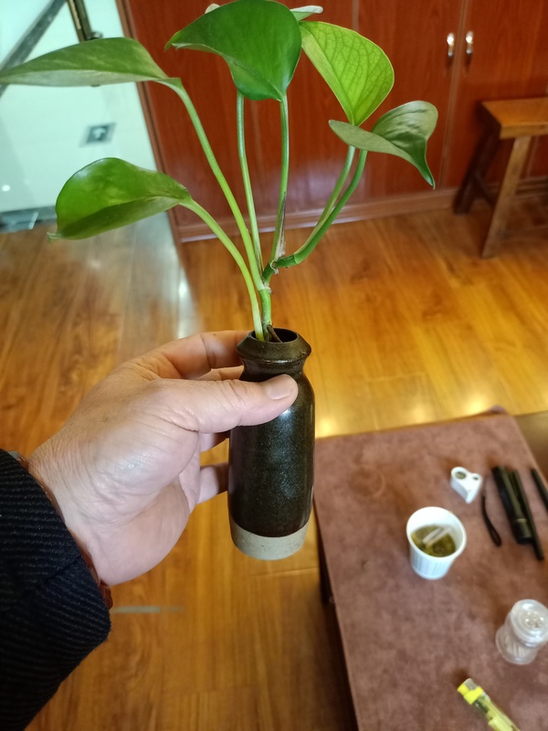 古玩陶瓷明代茶葉末釉瓶拍賣,當前價格999元
