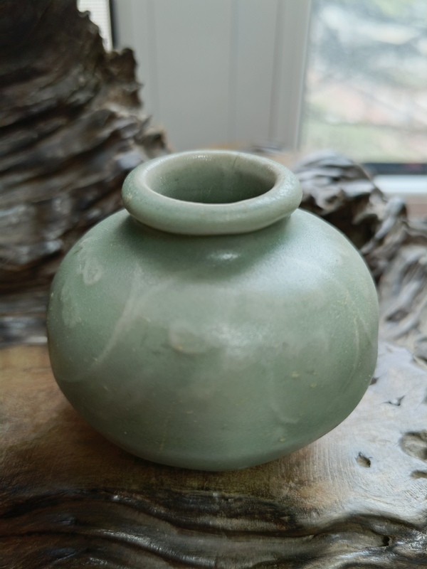 古玩陶瓷元——龍泉窯梅子青花卉紋水丞拍賣(mài),當(dāng)前價(jià)格5588元