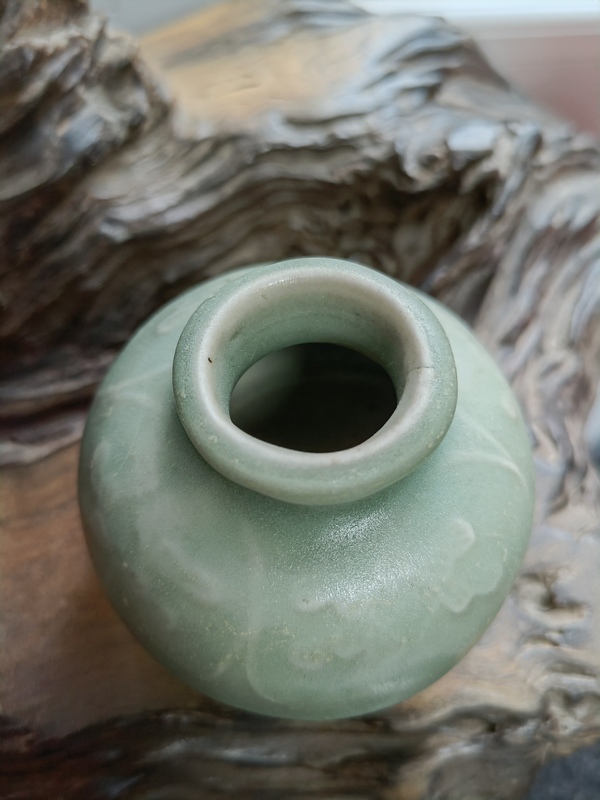 古玩陶瓷元——龍泉窯梅子青花卉紋水丞拍賣(mài),當(dāng)前價(jià)格5588元