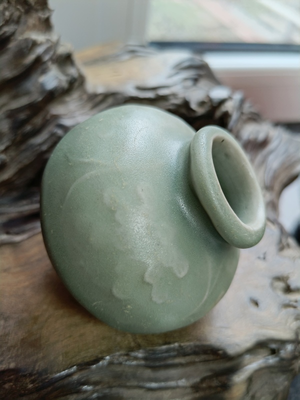 古玩陶瓷元——龍泉窯梅子青花卉紋水丞拍賣(mài),當(dāng)前價(jià)格5588元