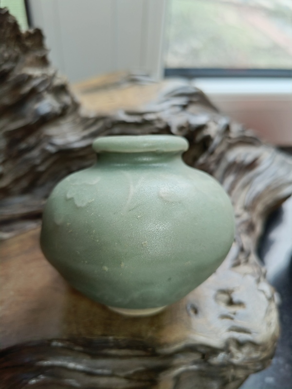 古玩轉(zhuǎn)賣元——龍泉窯梅子青花卉紋水丞拍賣，當(dāng)前價格199元
