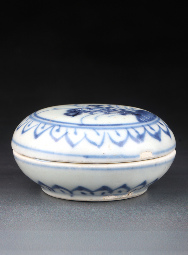 古玩陶瓷【6145】清康熙 青花花卉紋印泥盒拍賣,當前價格3960元
