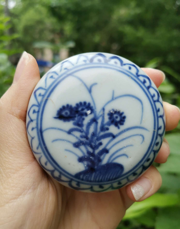 古玩陶瓷【6145】清康熙 青花花卉紋印泥盒拍賣,當前價格3960元