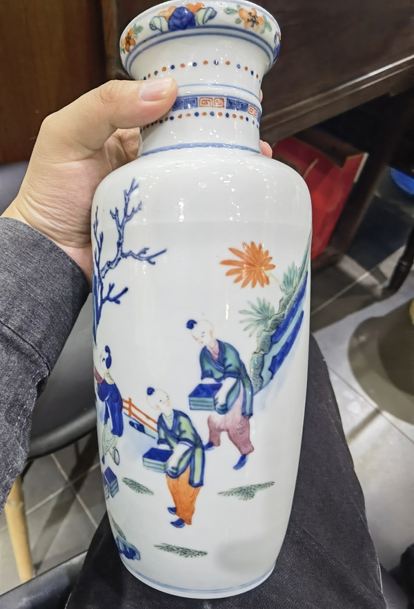 古玩陶瓷斗彩人物故事紋瓶拍賣,當前價格22000元