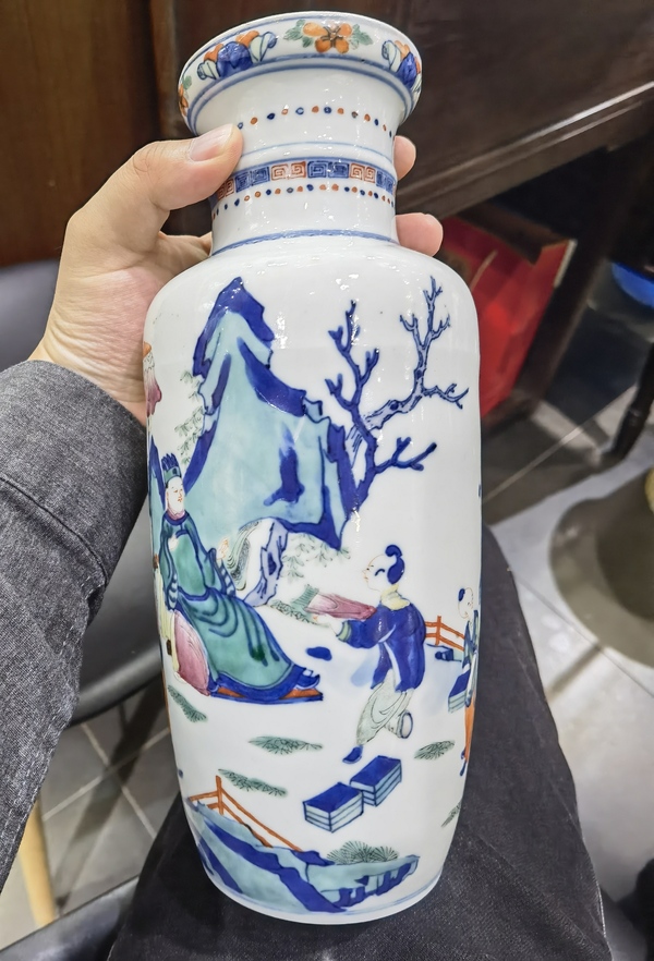 古玩陶瓷斗彩人物故事紋瓶拍賣,當前價格22000元