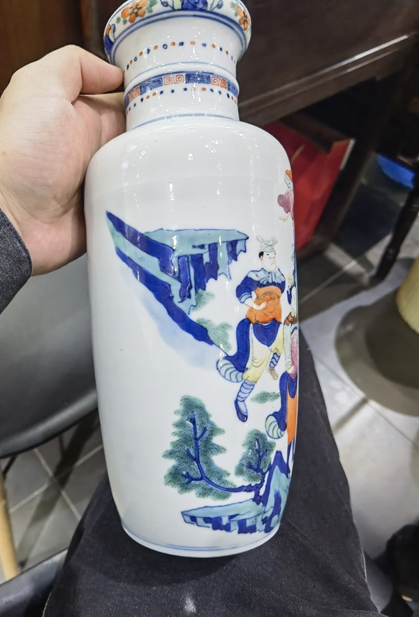 古玩陶瓷斗彩人物故事紋瓶拍賣,當前價格22000元