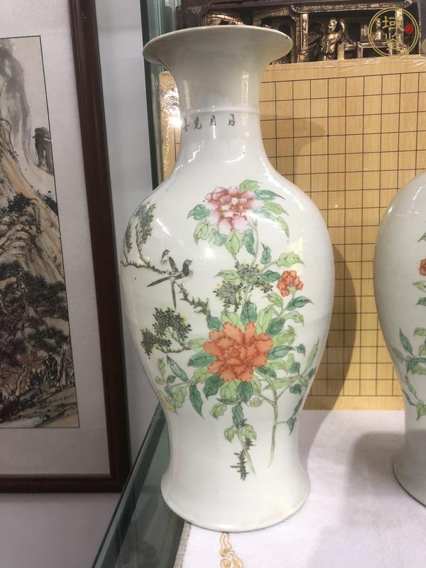 古玩陶瓷粉彩花鳥紋觀音瓶一對真品鑒賞圖