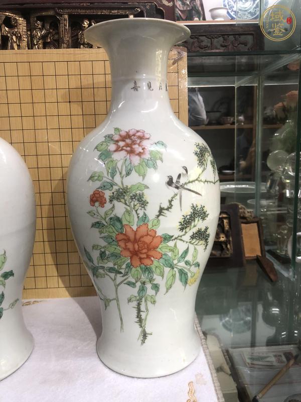 古玩陶瓷粉彩花鳥紋觀音瓶一對真品鑒賞圖