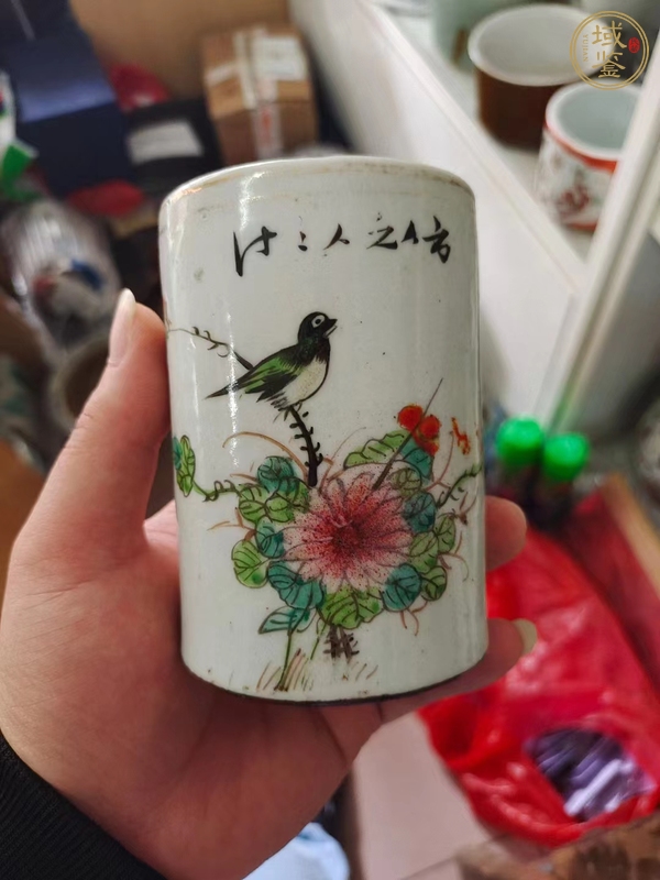 古玩陶瓷粉彩花鳥紋筆筒真品鑒賞圖