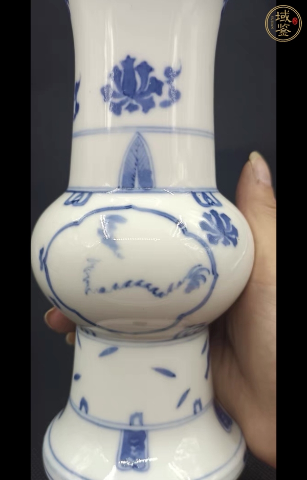 古玩陶瓷大明萬歷年制款龍紋青花花觚真品鑒賞圖