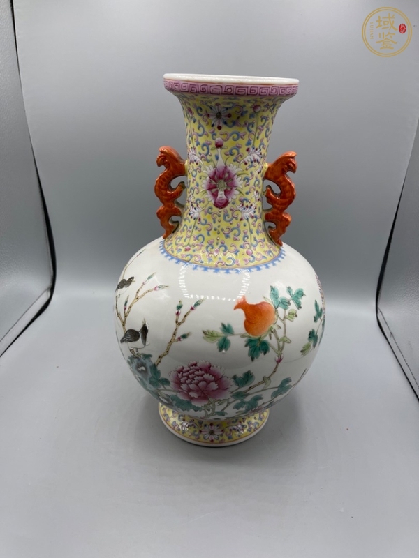 古玩陶瓷China款花鳥紋粉彩雙耳瓶真品鑒賞圖