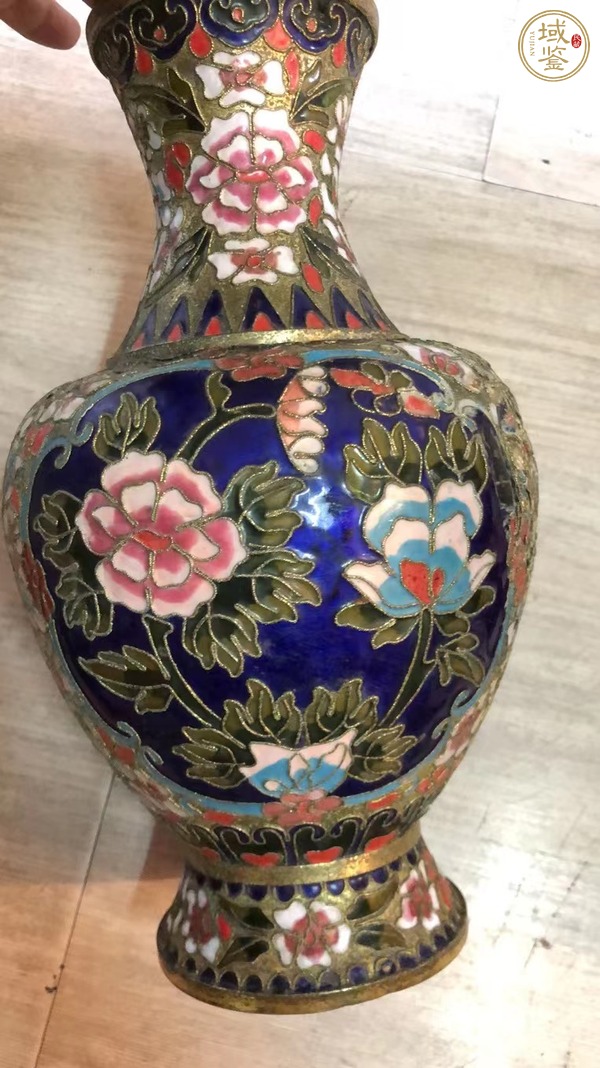 古玩陶瓷花卉紋瓶真品鑒賞圖