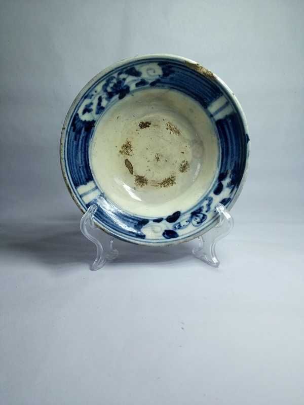 古玩陶瓷清中早期~花卉紋青花碗拍賣,當前價格188元