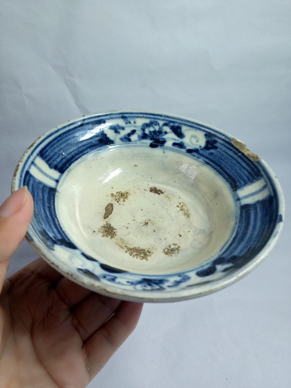 古玩陶瓷清中早期~花卉紋青花碗拍賣,當前價格188元