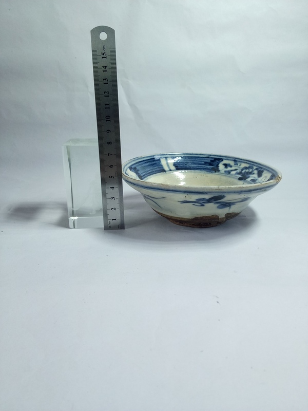 古玩陶瓷清中早期~花卉紋青花碗拍賣,當前價格188元