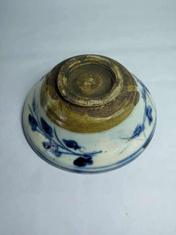古玩陶瓷清中早期~花卉紋青花碗拍賣,當前價格188元