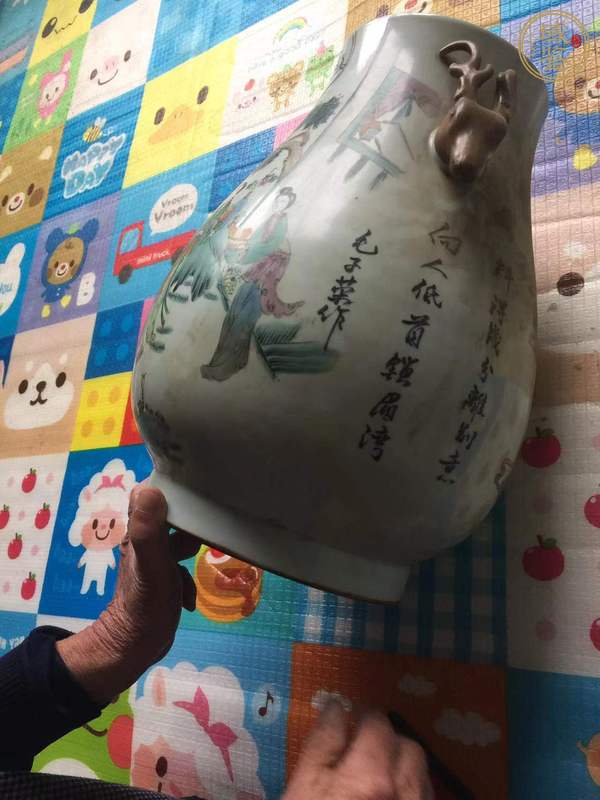 古玩陶瓷粉彩人物花鳥瓶和鹿頭尊真品鑒賞圖