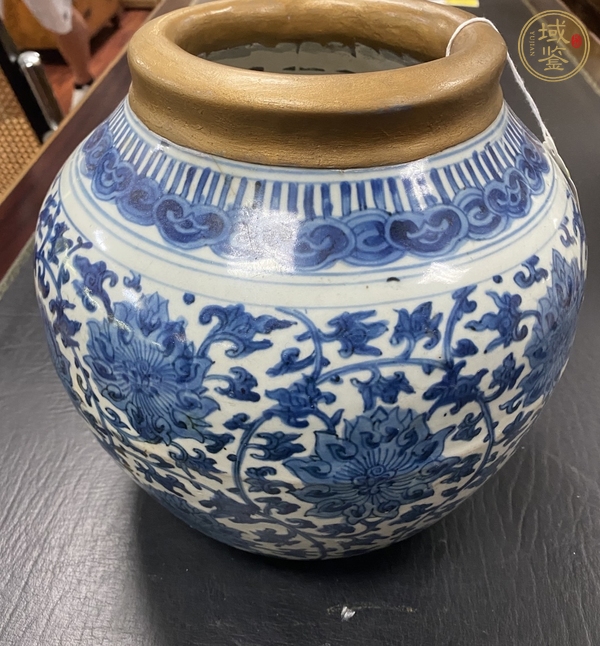 古玩陶瓷花卉紋青花罐真品鑒賞圖