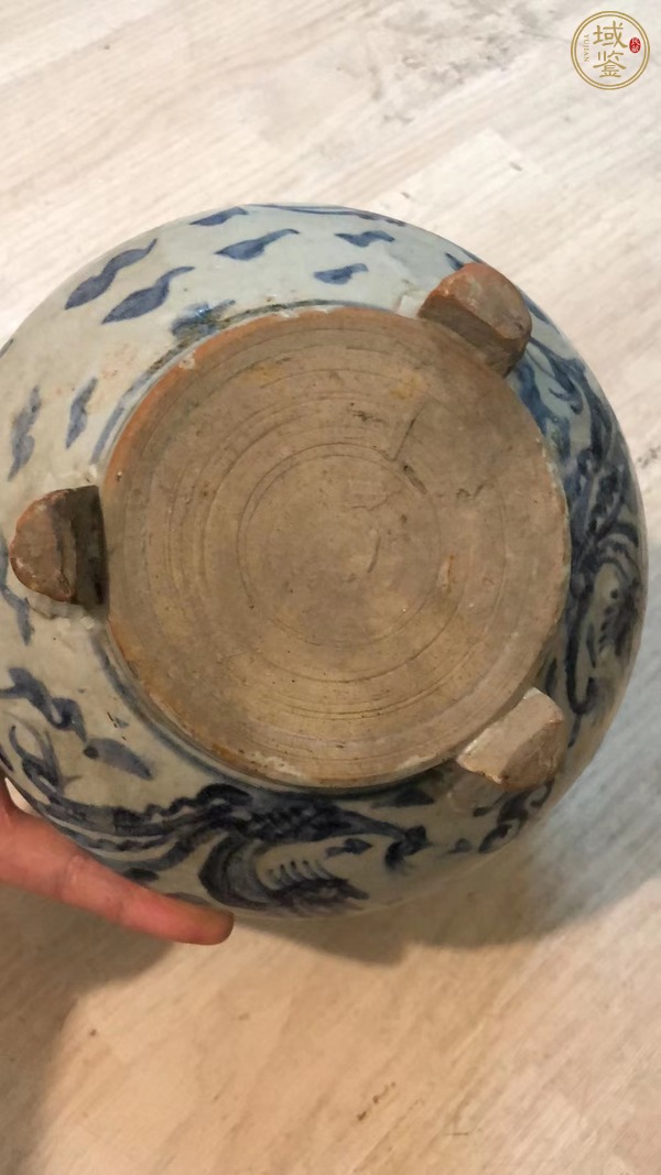 古玩陶瓷龍紋青花三足香爐真品鑒賞圖