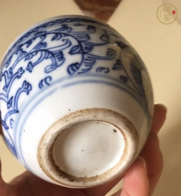 古玩陶瓷纏枝花卉紋青花缸真品鑒賞圖