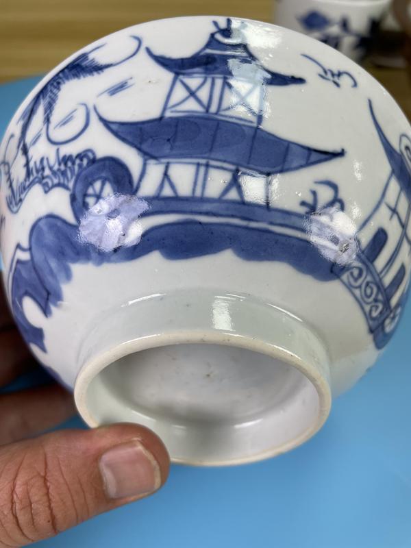 古玩陶瓷清中期 樓臺亭閣山水紋青花碗拍賣,當前價格660元