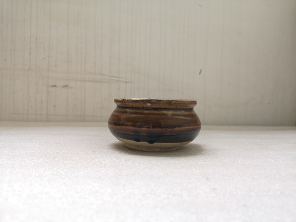 古玩陶瓷磁州窯窯醬釉小爐拍賣,當前價格345元