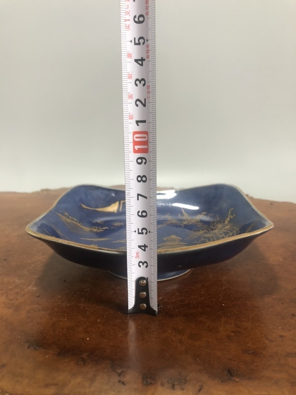 古玩陶瓷藍(lán)釉描金山水紋四方盤(pán)拍賣,當(dāng)前價(jià)格670元