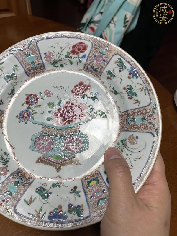 古玩陶瓷雍正·粉彩花籃紋折沿盤真品鑒賞圖