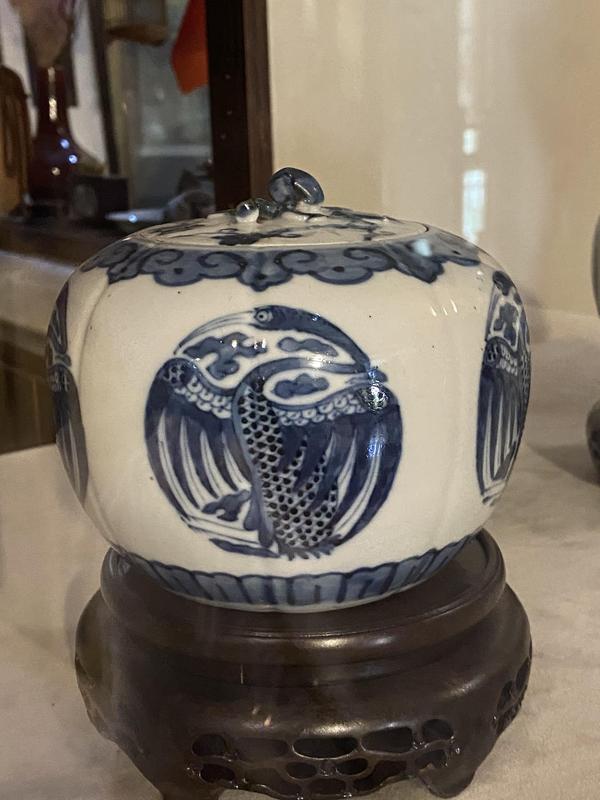 古玩陶瓷青花團(tuán)鶴蓋罐一對(duì)拍賣,當(dāng)前價(jià)格11000元