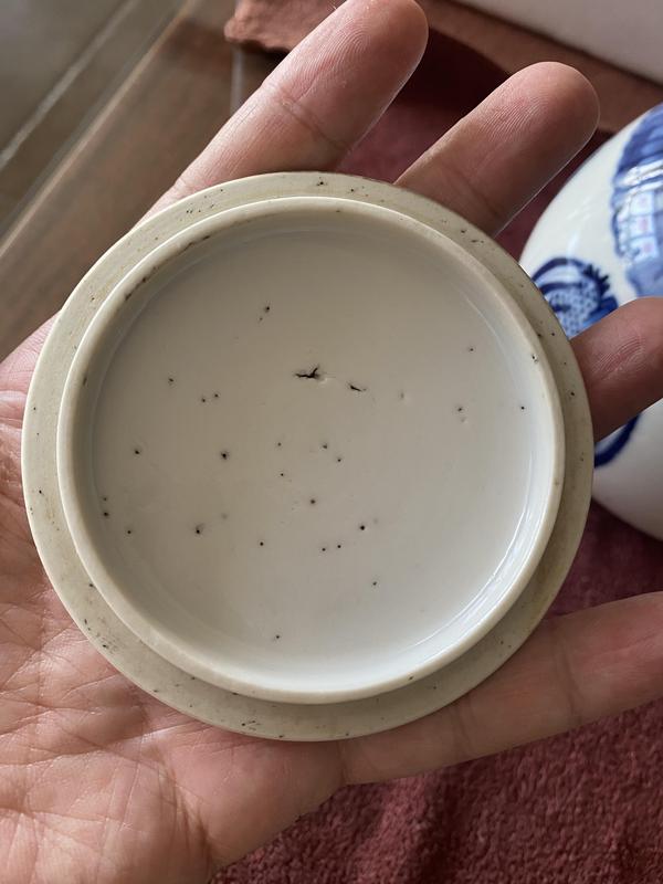 古玩陶瓷青花團(tuán)鶴蓋罐一對(duì)拍賣,當(dāng)前價(jià)格11000元