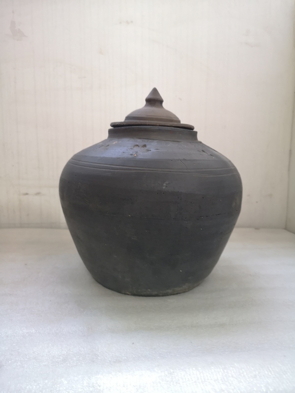 古玩陶瓷灰陶印花蓋罐拍賣,當(dāng)前價(jià)格850元