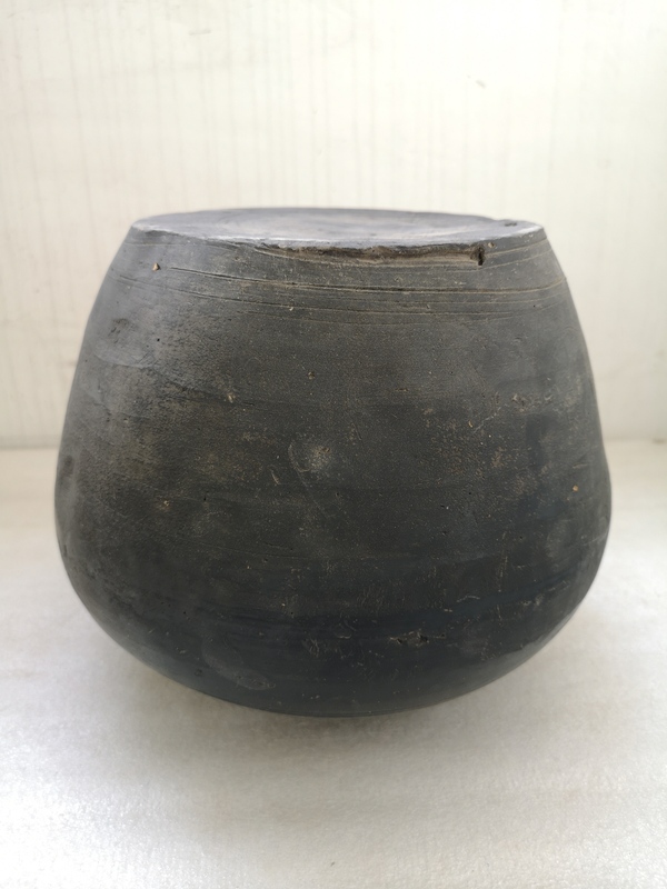 古玩陶瓷灰陶印花蓋罐拍賣,當(dāng)前價(jià)格850元