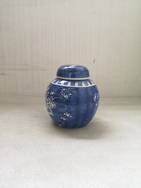 古玩陶瓷青花冰梅圖蓋罐拍賣,當前價格260元
