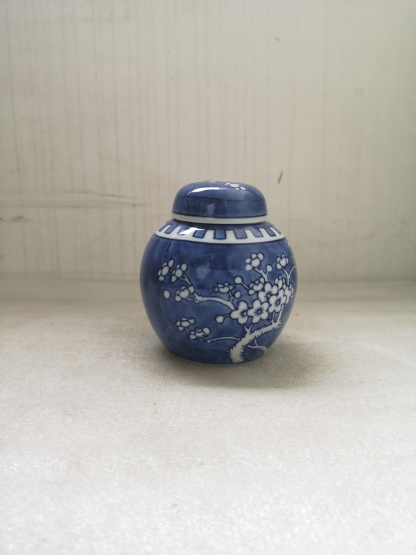 古玩陶瓷青花冰梅圖蓋罐拍賣,當前價格260元