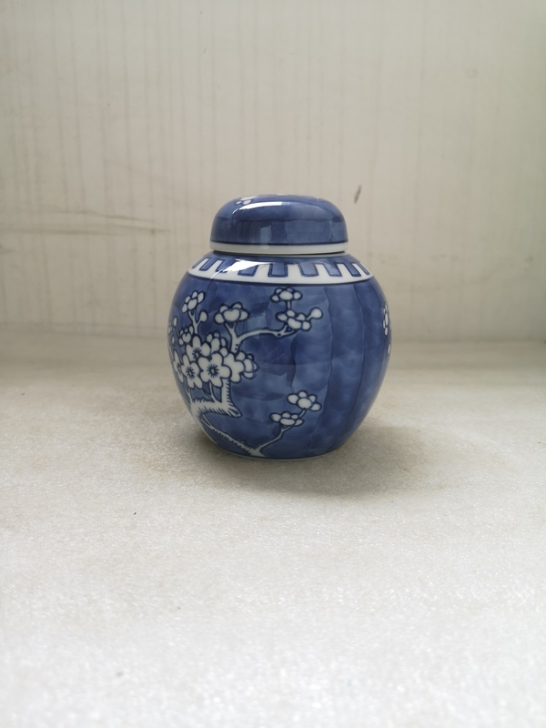 古玩陶瓷青花冰梅圖蓋罐拍賣,當前價格260元